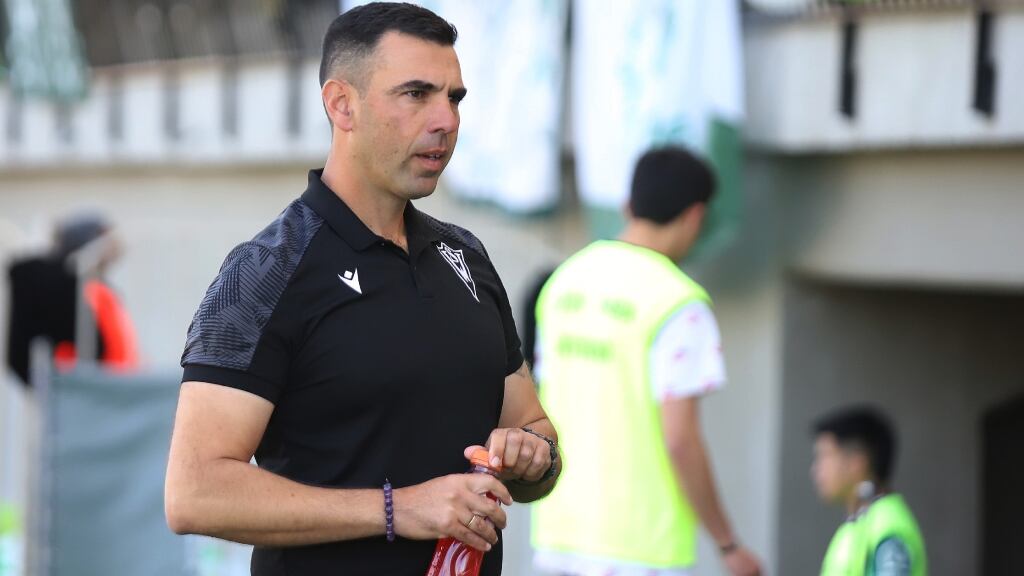 Francisco Palladino palpita la "final" de Santiago Wanderers por el ascenso ante Deportes Iquique: "Este camino ha sido mérito del plantel"