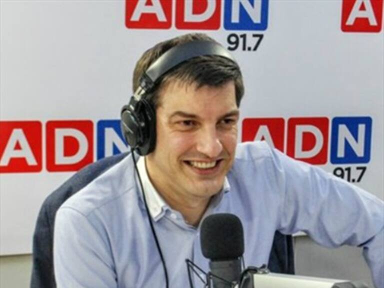 Daniel Stingo explica si un empleador puede prohibir el uso de redes sociales en el trabajo