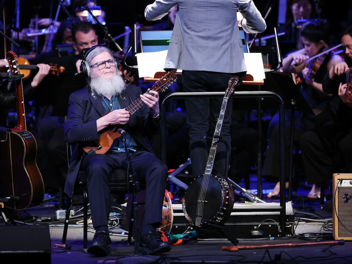 De “The Last of Us” al “Ronroco Tour”: Gustavo Santaolalla regresa a Chile y suma a Ángel Maulén a su show en el país