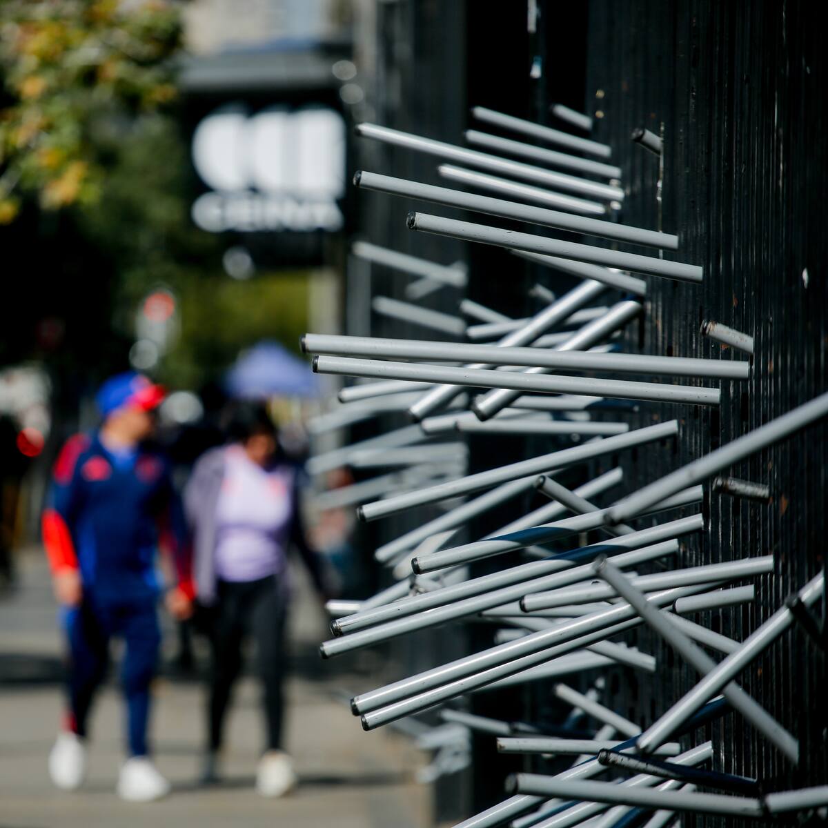 Desalojan el Liceo 1 y deponen tomas en el Instituto Nacional y Liceo de Aplicación tras jornada de protestas