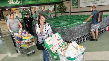 Tras rechazo en el Senado a nueva norma: así funcionarán los malls y supermercados este domingo