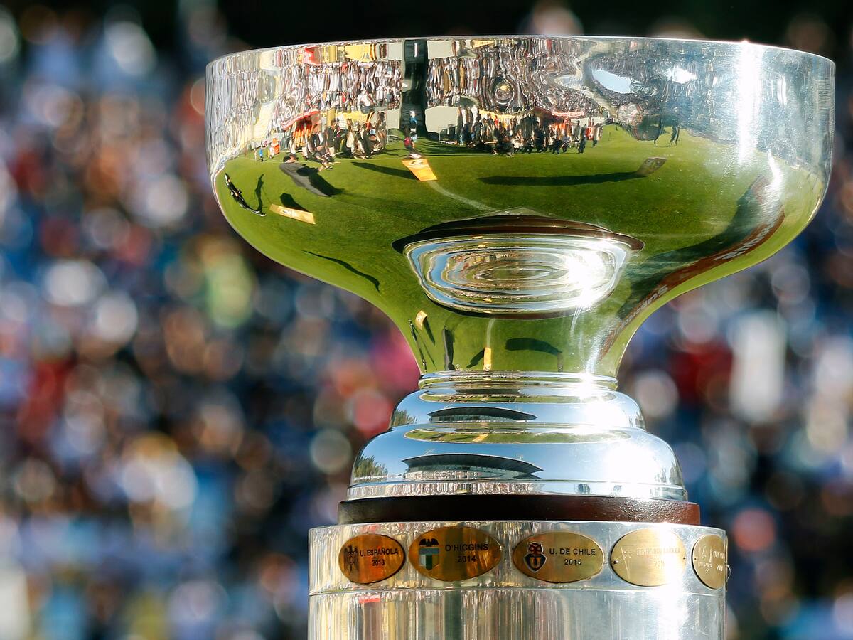 Los cambios para el fútbol chileno en 2026: cuadrangular para Supercopa y tercer torneo en Primera División
