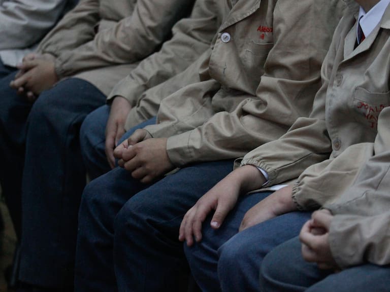 26 de abril del 2017/ValparaisoTras la suspension de clases en los colegios municipales de Valparaiso por el fuerte sismo que afecto a la ciudad, los alumnos vuelven a clases con normalidad.En la imagen alumnos en la sala de clases
FOTO:YVO SALINAS/AGENCIAUNO