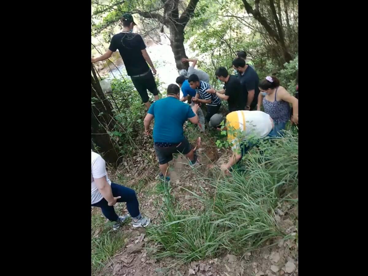 Carabineros rescató a adolescente que fue arrastrado por la corriente en Saltos del Laja