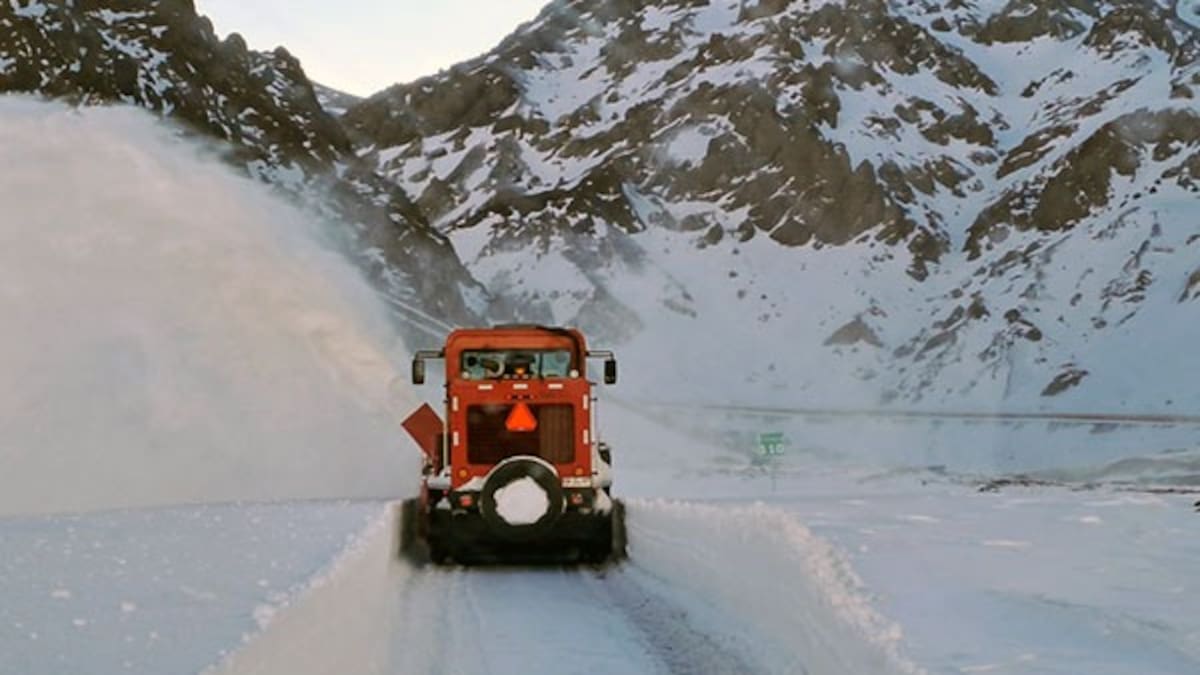 Paso Los Libertadores cerrará este martes por condiciones climáticas adversas en la alta cordillera