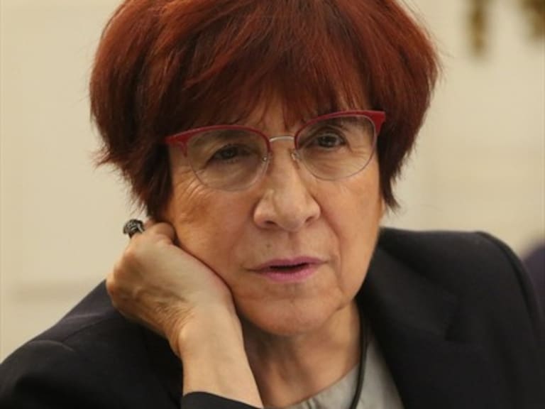 Diputada Hertz por campaña en su contra en Twitter: «Me siento amenazada»