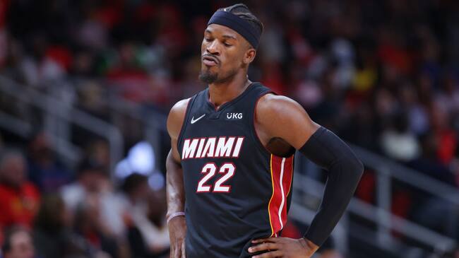 Jimmy Butler es multado por la NBA