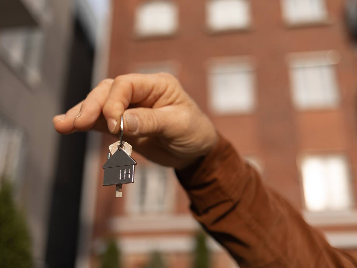 Mercado inmobiliario da señales de recuperación, pero miles de proyectos siguen paralizados