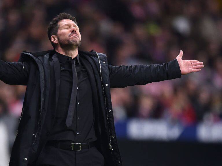 MADRID, SPAIN - JANUARY 16: Diego Simeone, Manager of Club Atletico de Madrid looks dejected during the Copa del Rey Round of 16 match between Atletico Madrid and Girona at Wanda Metropolitano on January 16, 2019 in Madrid, Spain. (Photo by Denis Doyle/Getty Images)