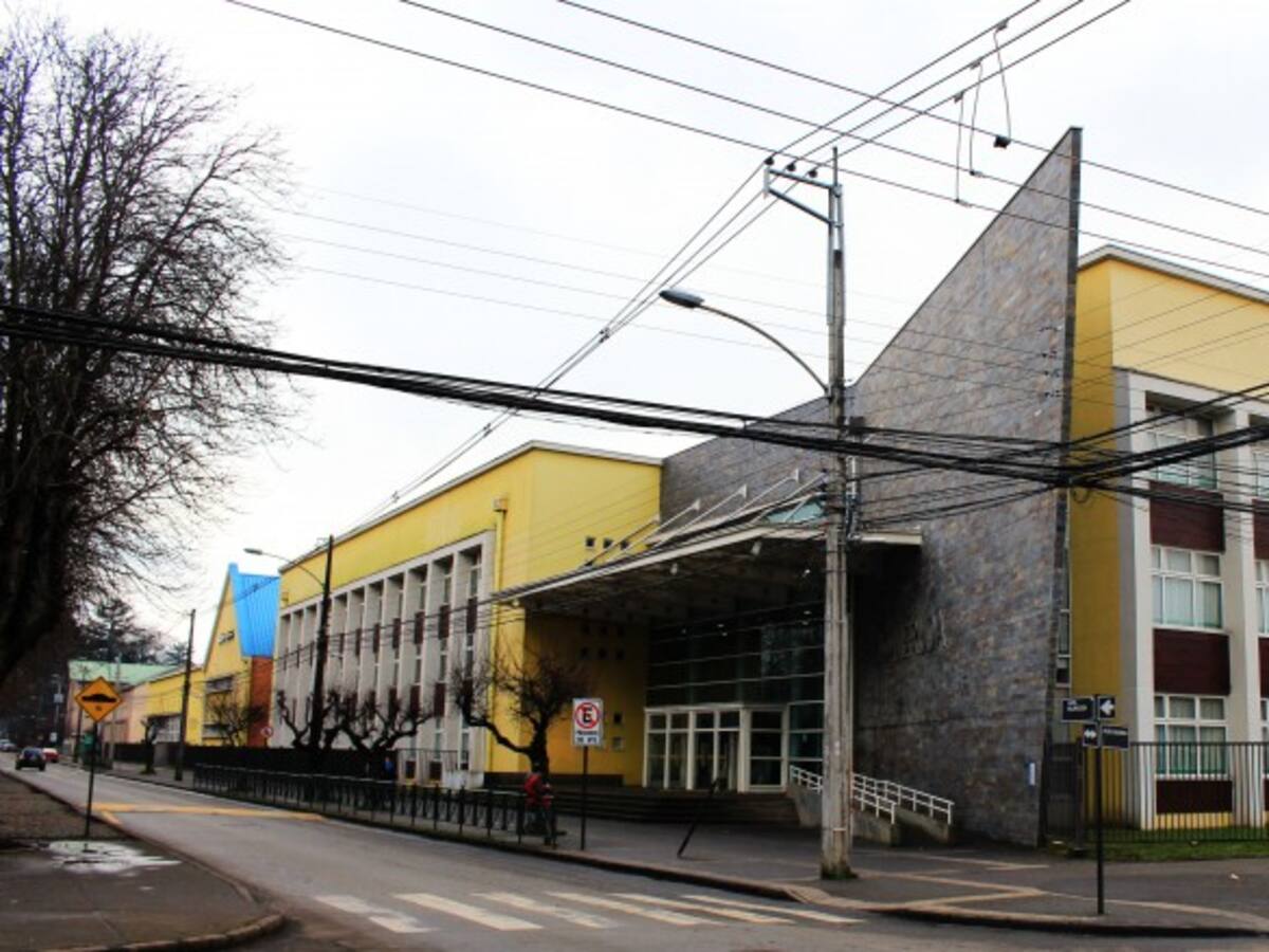 “Planeo esto hace mucho tiempo...”: investigan amenazas de tiroteo de supuesto escolar en liceo de Temuco