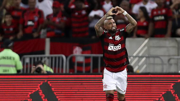 Arturo Vidal convierte su primer gol con el Flamengo