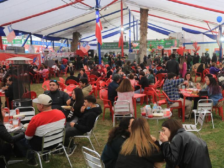 Fiestas Patrias: encuesta revela que dos de cada tres trabajadores espera recibir un aguinaldo