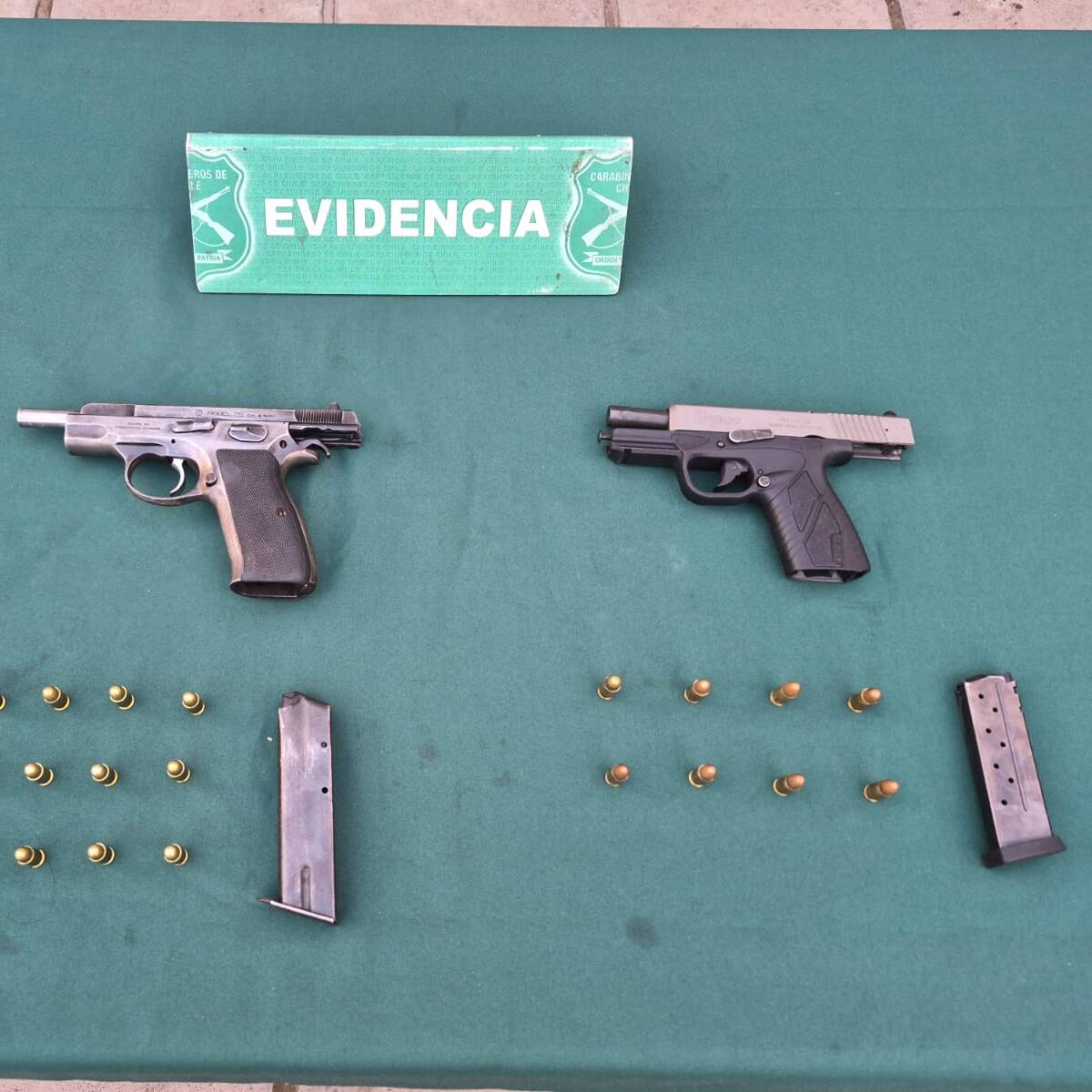 Por porte ilegal de armas y municiones: patrullaje por aniversario de la U de Chile termina con dos detenidos