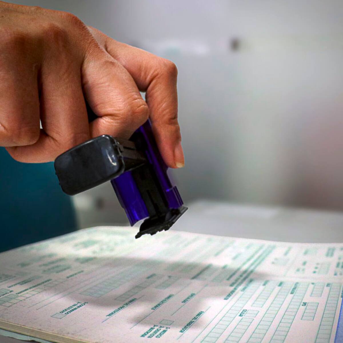 Más de 5.600 funcionarios públicos viajaron al extranjero con licencia médica hasta mitad del 2025