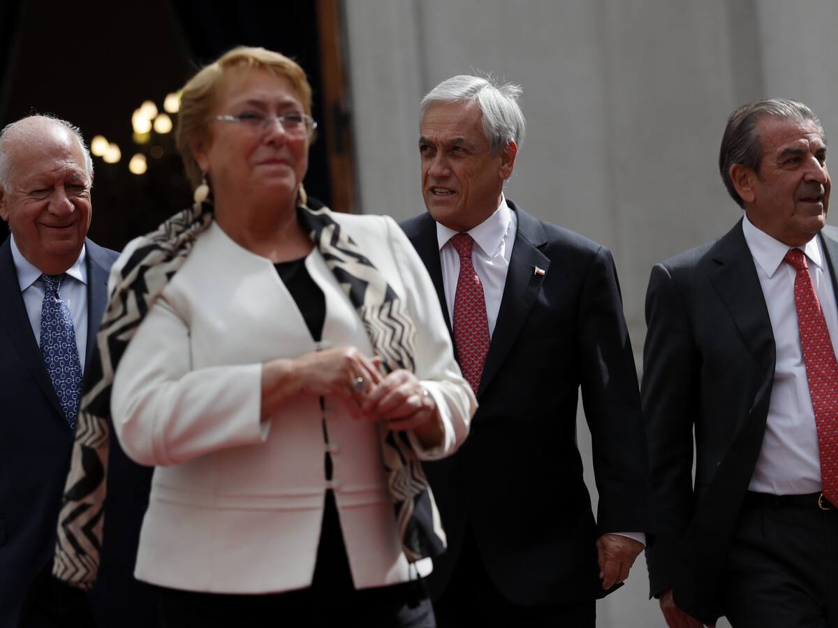 Primer gobierno de Bachelet es el mejor evaluado y segundo de Piñera el peor, señala Cadem
