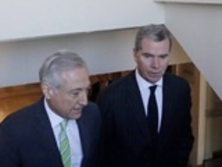 Canciller descartó conflictos entre roles de Felipe Bulnes en Metrogas y como agente ante La Haya