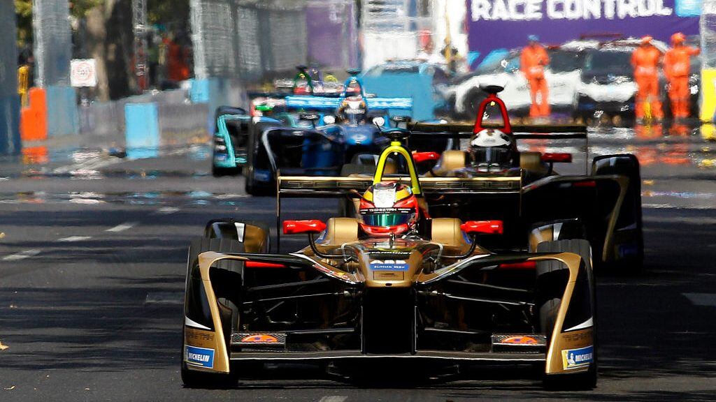 SANTIAGO, CHILE - FEBRUARY 03: Jean-Eric Vergne of France, Techeetah drives during the ABB Formula-E Antofagasta Minerals Santiago E-Prix on February 3, 2018 in Santiago, Chile. (Photo by Marcelo Hernandez/Getty Images)