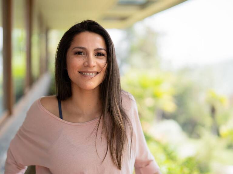 Loreto Aravena vuelve a la televisión abierta con programa que recorre los barrios