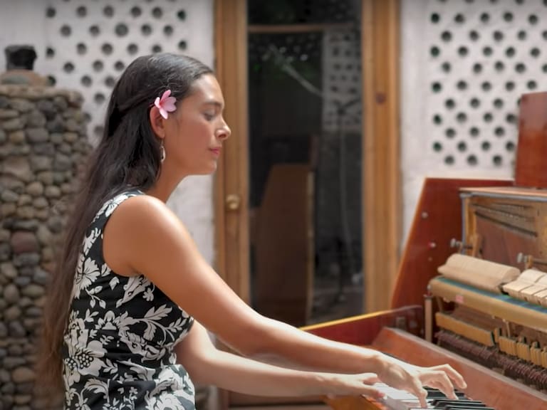 Pianista rapanui Mahani Teave es la segunda chilena en participar en Tiny Desk