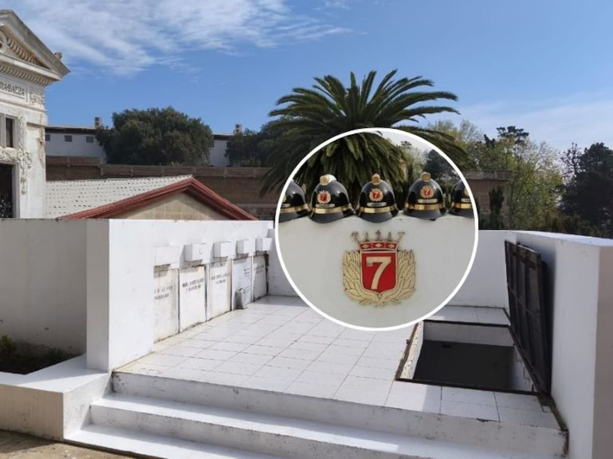 Roban histórico escudo de bronce del mausoleo de la Séptima Compañía de Bomberos de Valparaíso