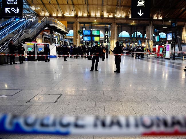 La zona acordonada tras el ataque en la estación Gare du Nord de París