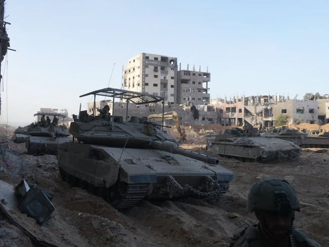 Tanques de Israel avanzan en su invasión a Gaza