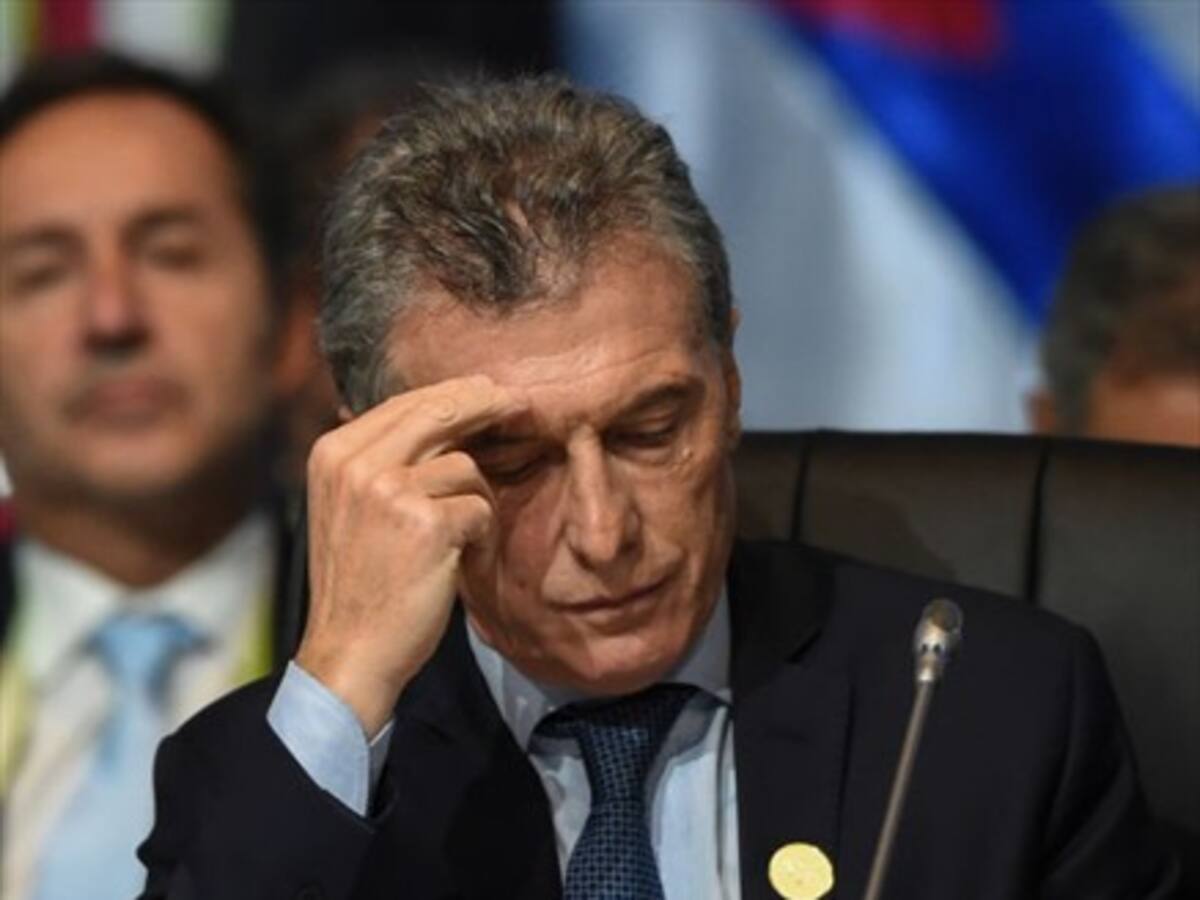 Peso argentino alcanza su mínimo histórico y agudiza la crisis
