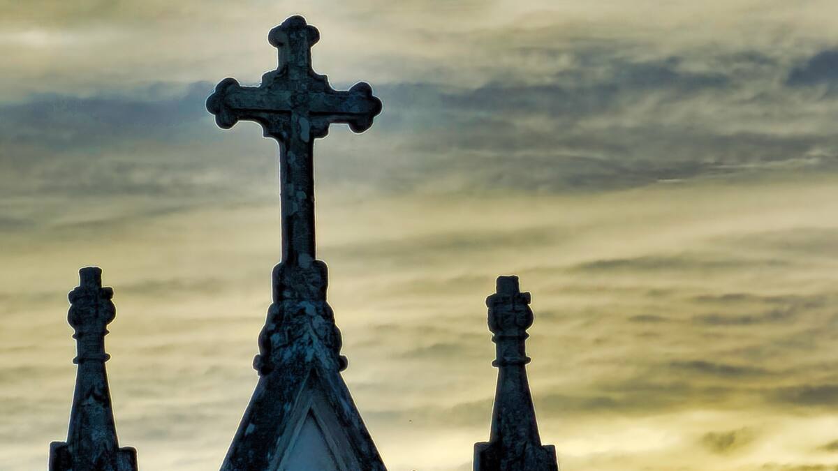 Investigación revela décadas de abuso sexual por sacerdotes católicos en Rhode Island: al menos 75 sacerdotes involucrados