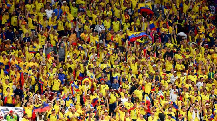 Hinchas de Ecuador recuerdan a La Roja en su debut mundialista