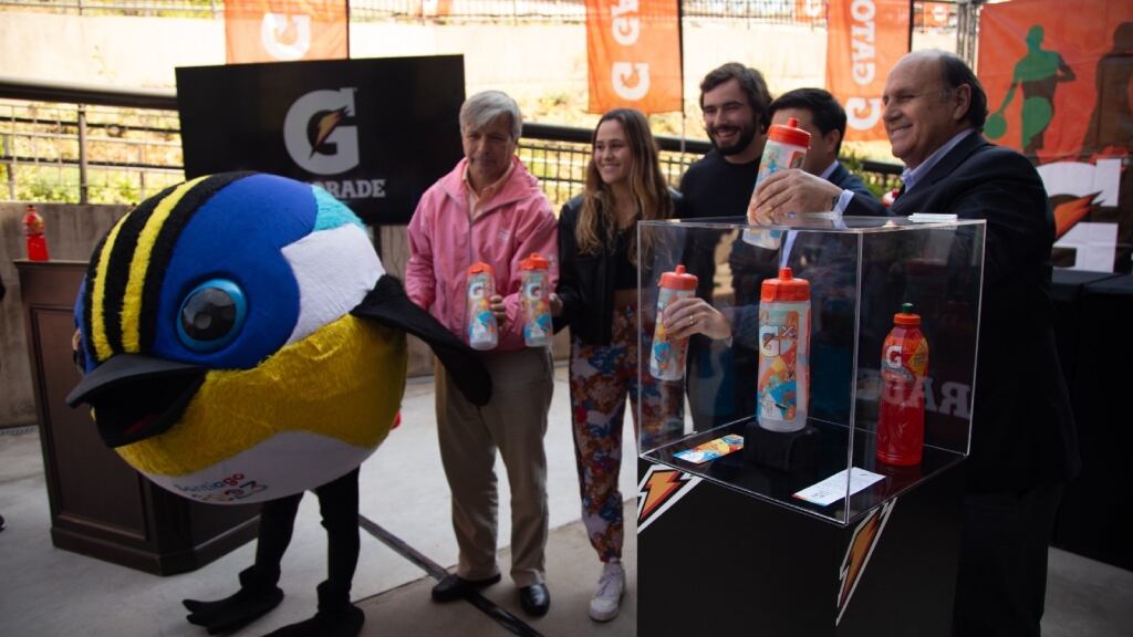 Presentan la botella oficial para los competidores de los Juegos Panamericanos Santiago 2023