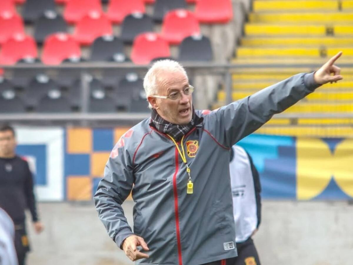 Ivo Basay confirma drástica medida por el pésimo momento que vive Rangers en la Primera B