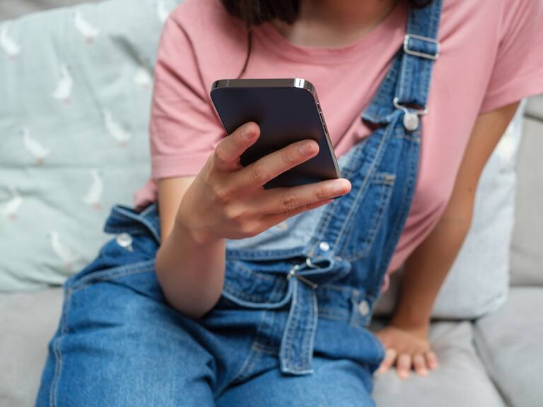 Esta es la razón por la que la mayoría de los jóvenes no contestan el teléfono cuando los llaman, según expertos