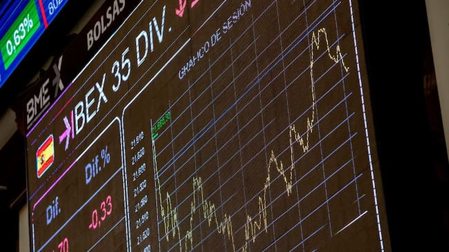 MADRID, SPAIN - JUNE 30: A detail view of an information board at Madrid Stock Exchange on June 30, 2020 in Madrid, Spain. Ibex 35, Spain's Benchmark Stock Index, and other European benchmarks face the last session from the semester as the Coronavirus (COVID-19) crisis continues. (Photo by Pablo Blazquez Dominguez/Getty Images)