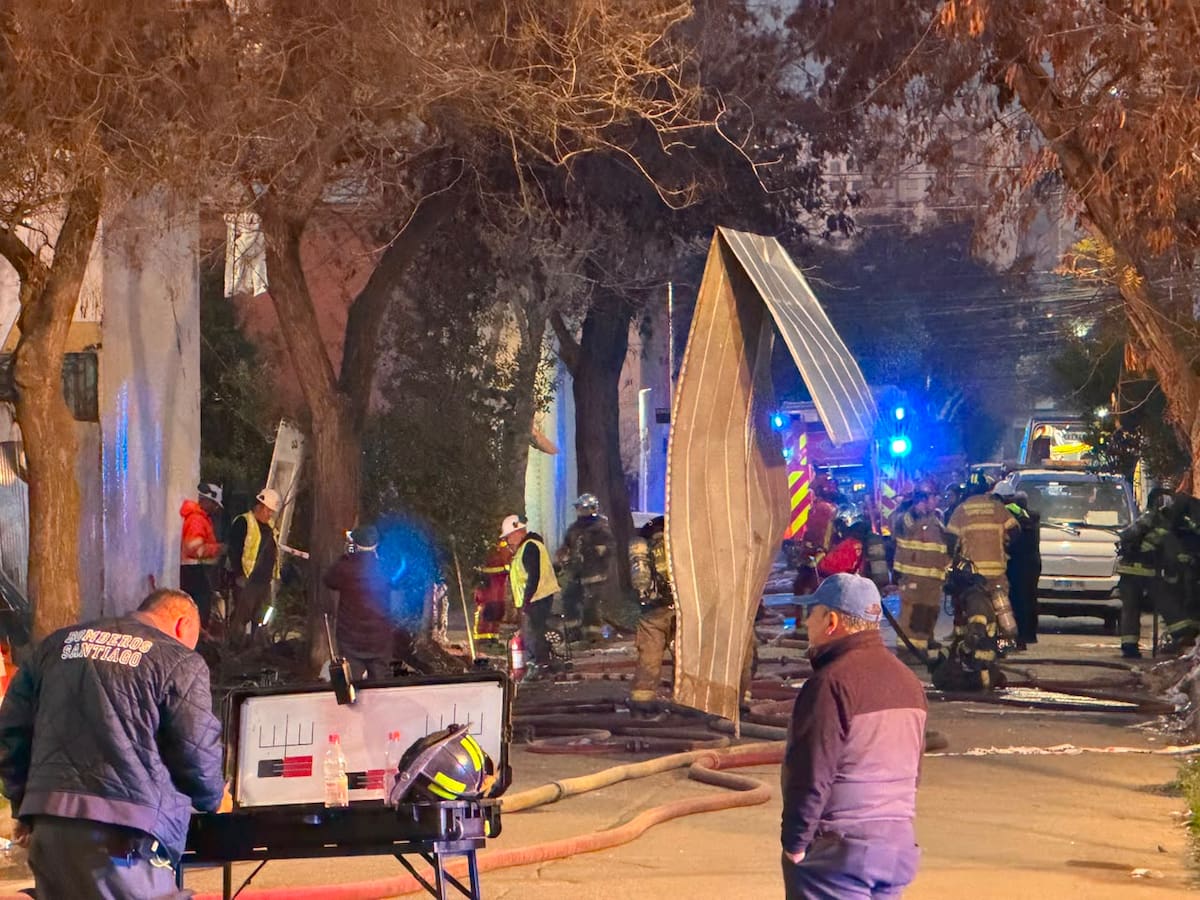 Acumulación de gas causa fuerte explosión y fuego en Independencia: hay 5 lesionados