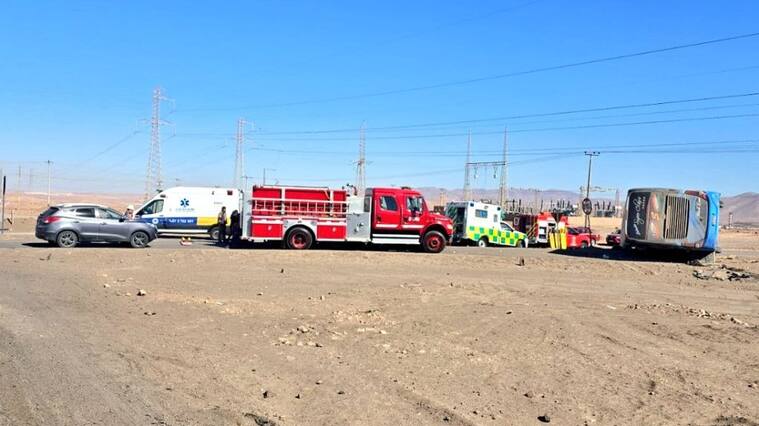 Fatal accidente en Ruta 5 Norte: bus con pasajeros se volcó y dejó dos fallecidos y más de 20 heridos