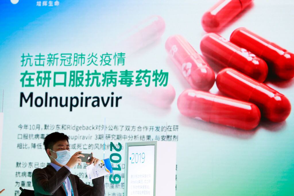 Imagen de la campaña del molnupiravir de Merck en una feria de Shanghái