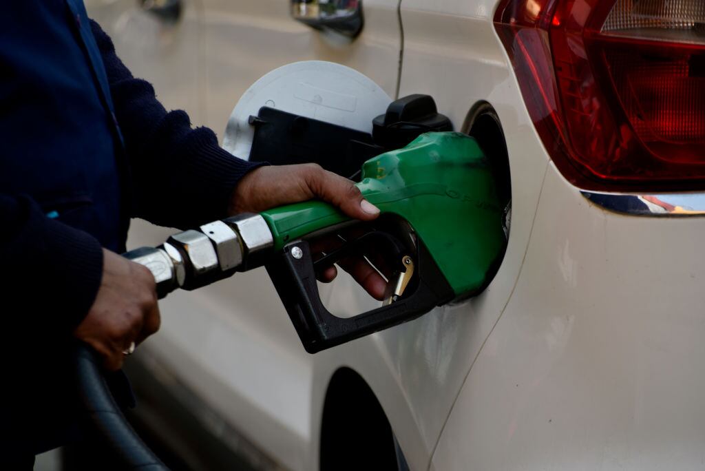 Venta de gasolinas y diésel en Calcuta