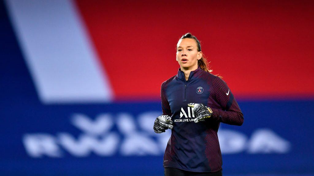 PARIS, FRANCE - NOVEMBER 20: Christiane Endler of Paris Saint-Germain warms up before the D1 Arkema match between Paris Saint Germain and Lyon at Parc des Princes on November 20, 2020 in Paris, France. (Photo by Aurelien Meunier - PSG/PSG via Getty Images)