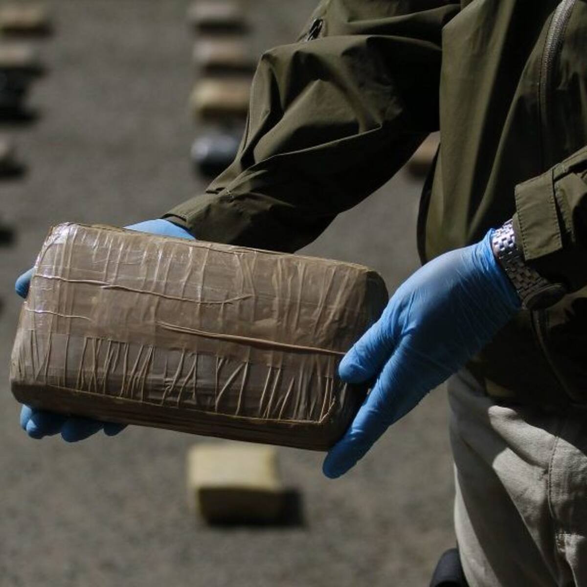 Fiscalización por fuegos artificiales termina con la incautación de $50 millones en clorhidrato de cocaína en Pedro Aguirre Cerda