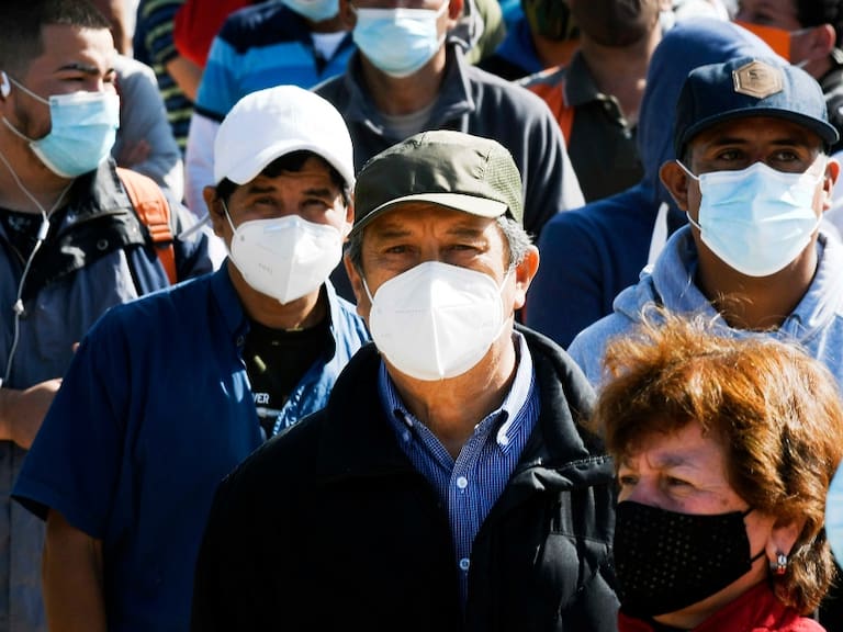 Minsal anuncia cambios sanitarios desde octubre: fin al pase de movilidad, nueva vacuna bivalente anual y uso de mascarilla «recomendable» en transporte público