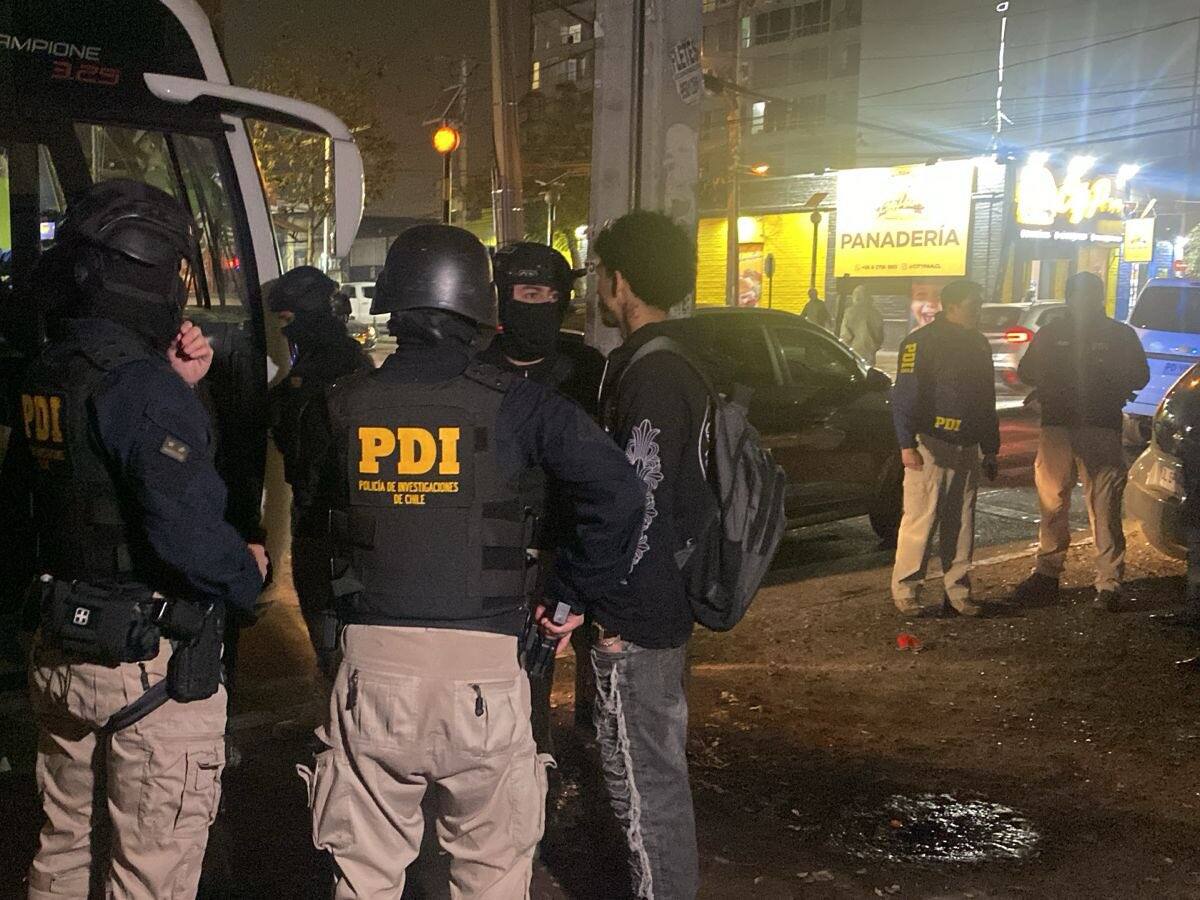 Operativo migratorio de la PDI en la “Pequeña Caracas” encuentra a 53 extranjeros irregulares en Estación Central