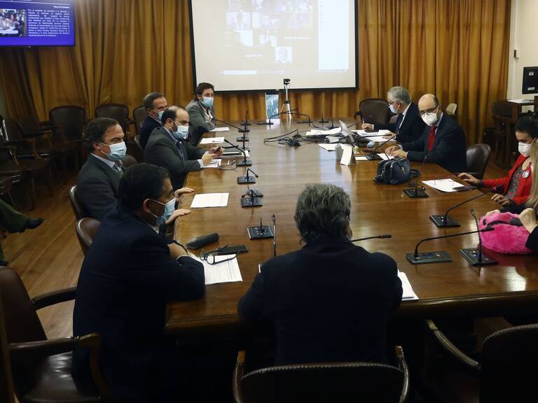 28 DE ABRIL DE 2021/VALPARAISOVista general de la Comision de Constitucion de la Camara de Diputados, que discute el proyecto que establece excepcionalmente un impuesto a las altas fortunas, en medio de la pandemia por el Coronavirus.
FOTO: LEONARDO RUBILAR CHANDIA/AGENCIAUNO