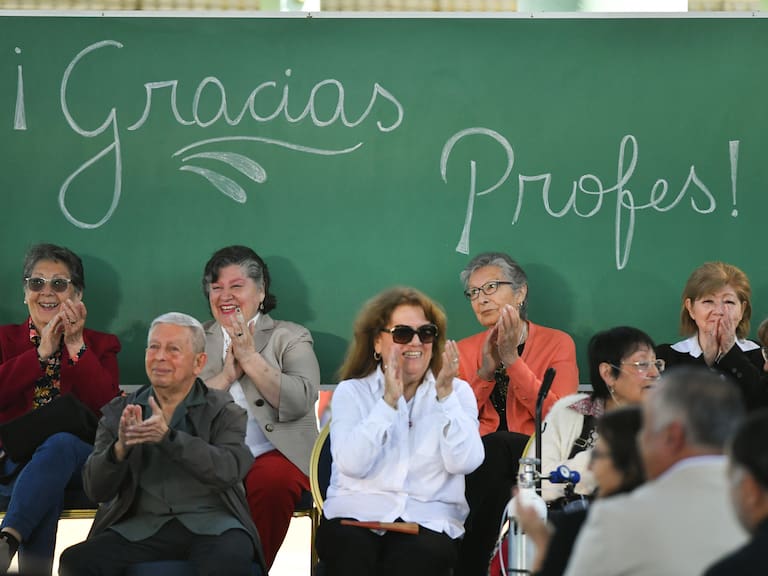 Después de casi 40 años, los profesores de Chile comienza a recibir pago de la deuda histórica: hay beneficiarios de hasta 104 años