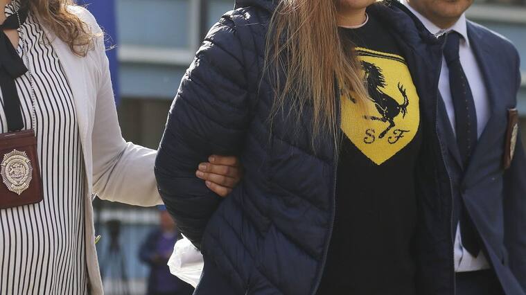 28 DE AGOSTO DE 2019/VALPARAISOBridec de la PDI Valparaíso da cuenta de la detención de una mujer, integrante de una banda criminal dedicada al robo de tarjetas de crédito internacionales, las que utilizaba para realizar millonarias compras en diversas casas comerciales la zona.
FOTO: LEONARDO RUBILAR CHANDIA/AGENCIAUNO