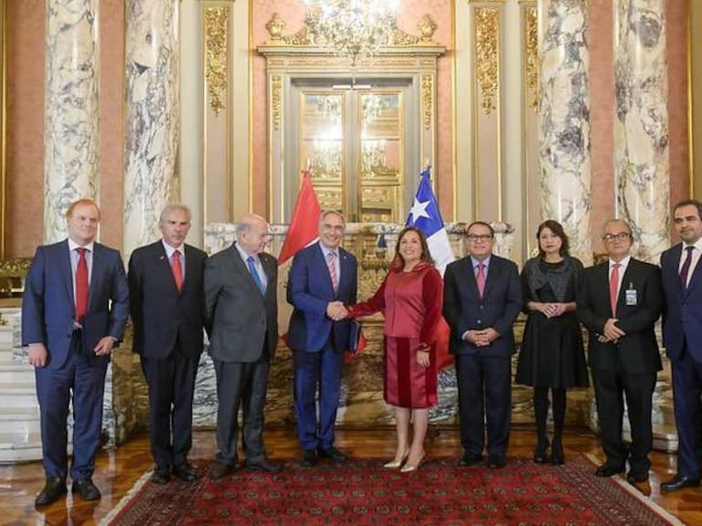 Senadores chilenos se reúnen con la presidenta de Perú, Dina Boluarte
