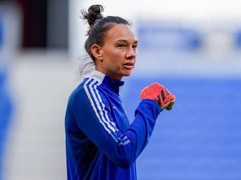 En Francia estiman en dos meses el plazo de recuperación para Christiane Endler