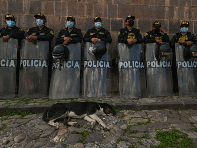 Miembros de la fuerza policial de Perú en el Cusco