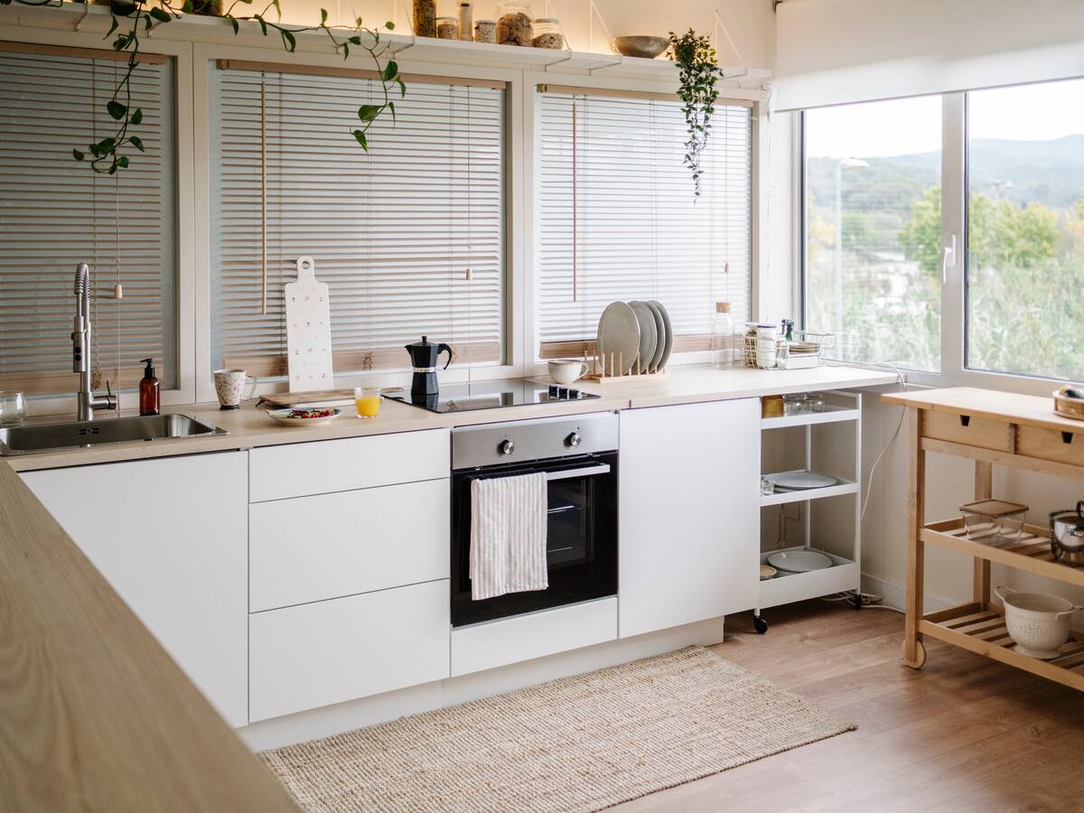 Está en tu cocina y podría matarte: expertos aconsejan dejar de cocinar con este material