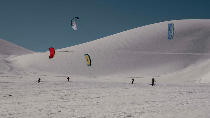 Velas, nieve y adrenalina: el espectacular desafío que reunirá a deportistas de cinco países en Chile