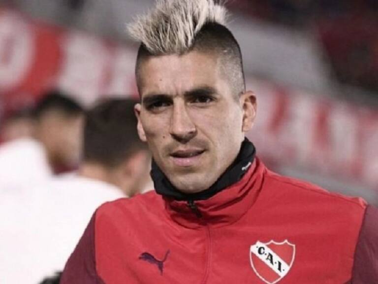 Dijo que se venía a Chile: la U y Católica disputan palmo a palmo el fichaje de Leandro Fernández